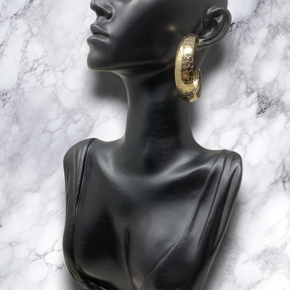 Vintage Y2K Textured Chunky Hoop Earrings Gold Tone Pierced Hip Hop Statement - Picture 1 of 5